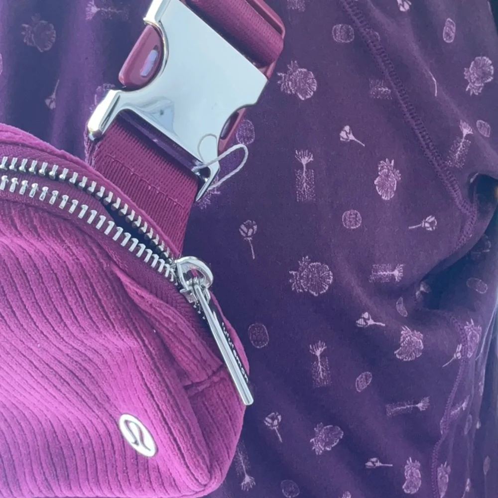 NWT Lululemon Burgundy Crossbody Bag - Picture 2 of 7